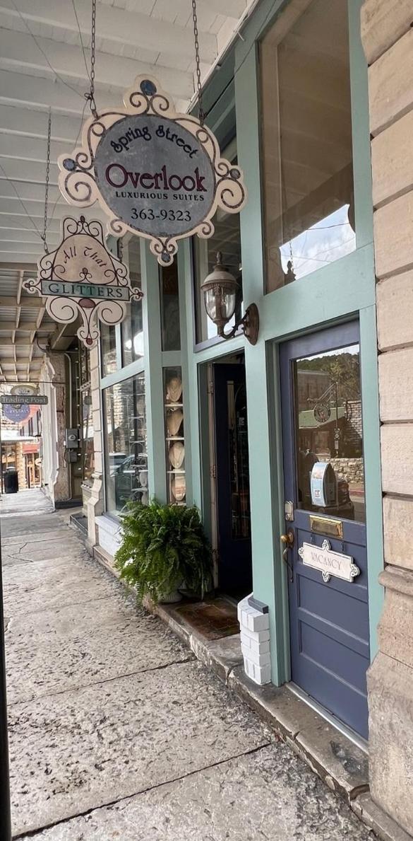 Spring Street Overlook — hotel in Eureka Springs
