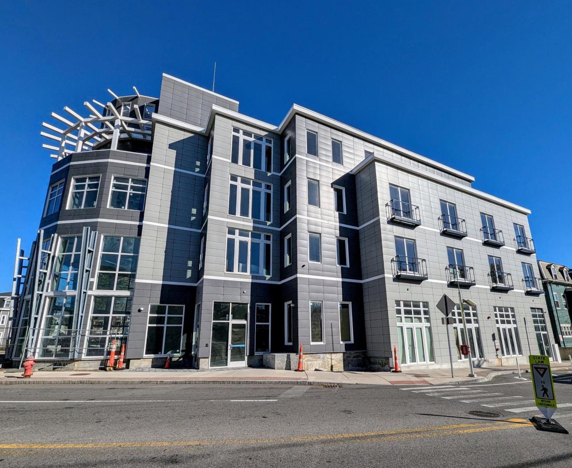 Beacon Suites Hotel — hotel in Somerville