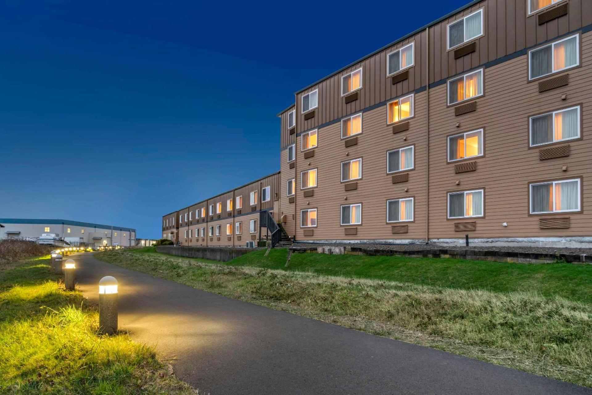 Lloyd Hotel Astoria Bayfront, an Ascend Collection Hotel — hotel in Astoria, Oregon
