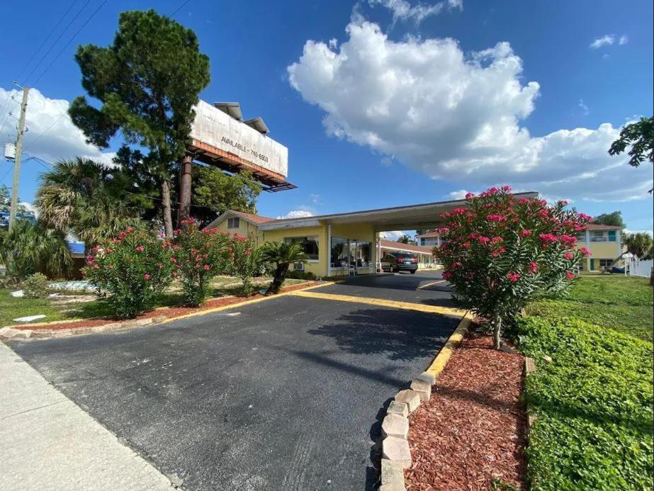 Economy Suites — hotel in Winter Haven