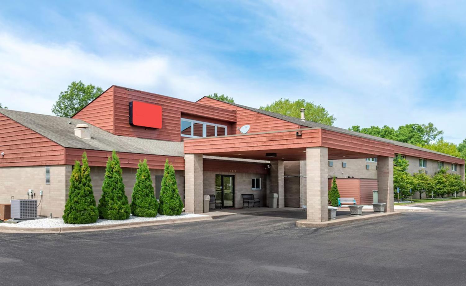Coratel Inn and Suites By Jasper River Falls — hotel in River Falls