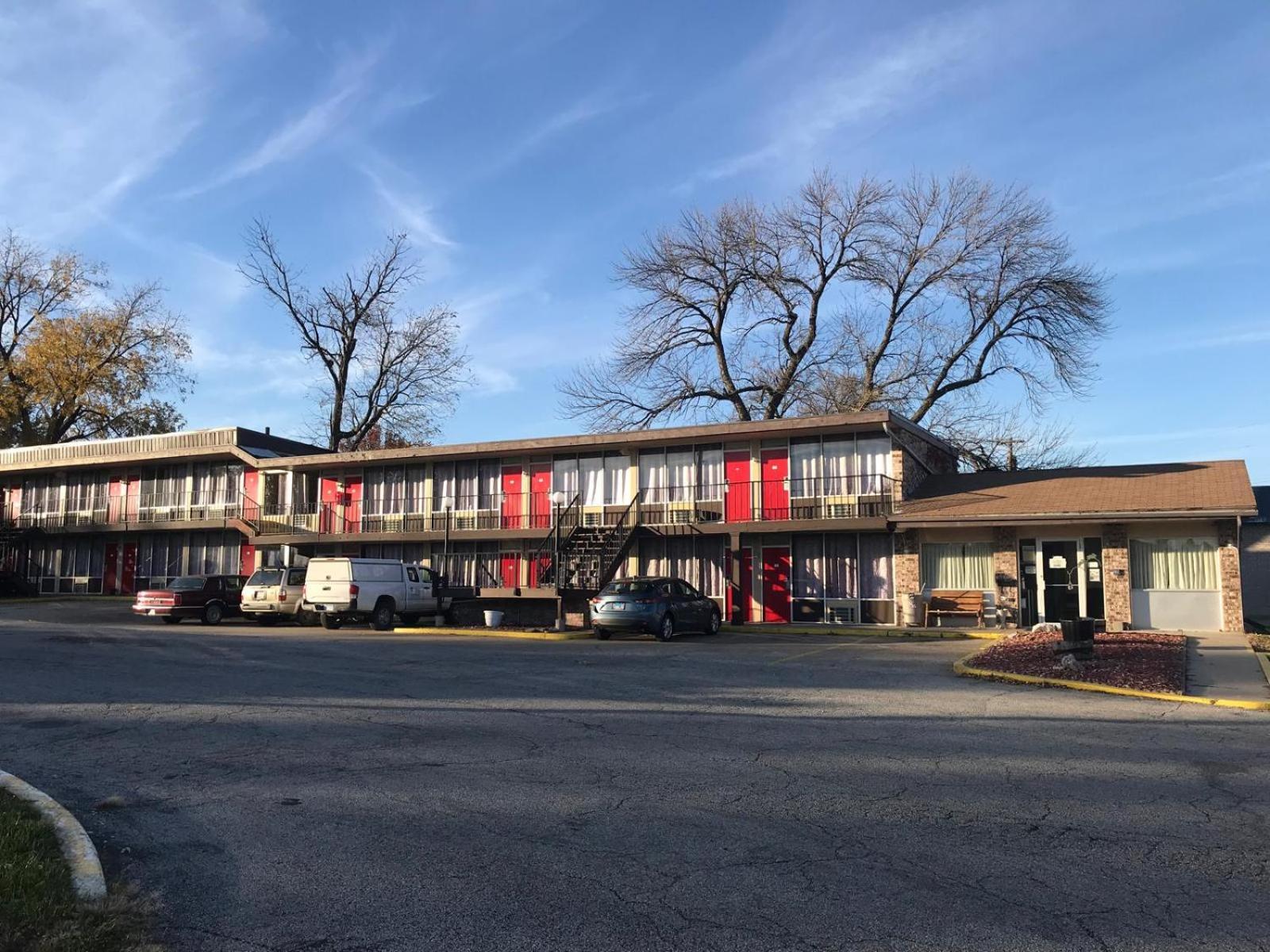Budget Host Village Inn — hotel in Kirksville