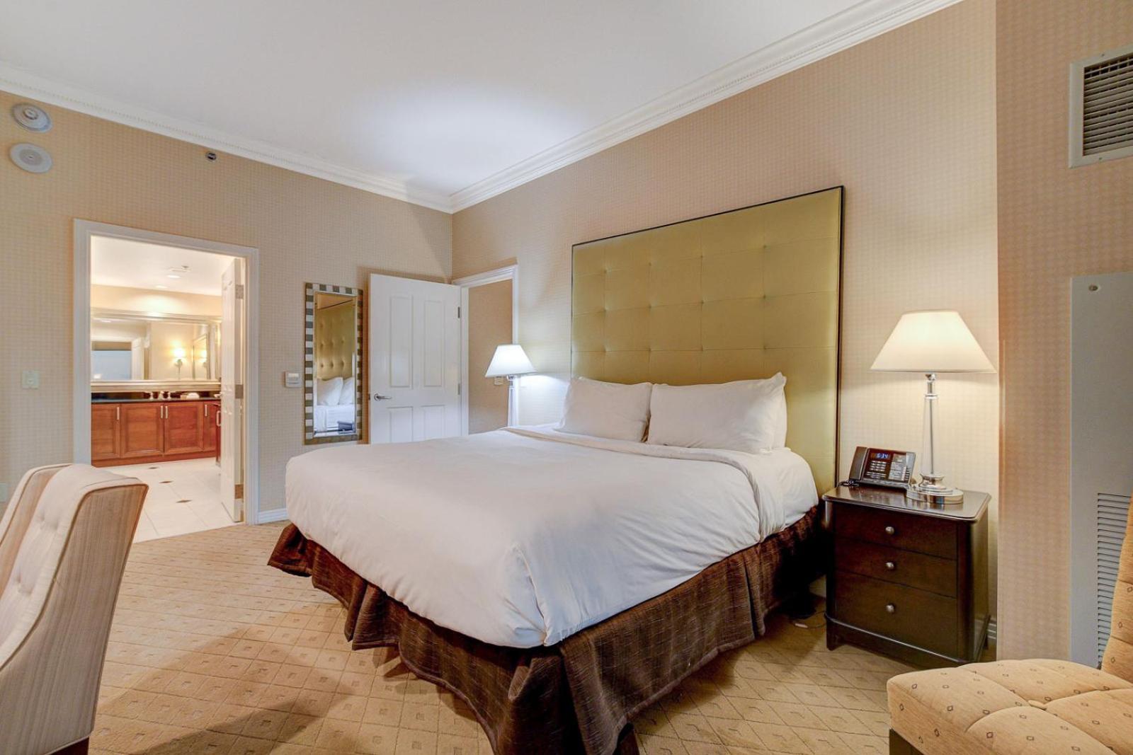 Lumiere Suite at MGM Signature Tower 1 with Balcony 5 MIN WALK FROM F1 GRANDSTAND — hotel in Paradise