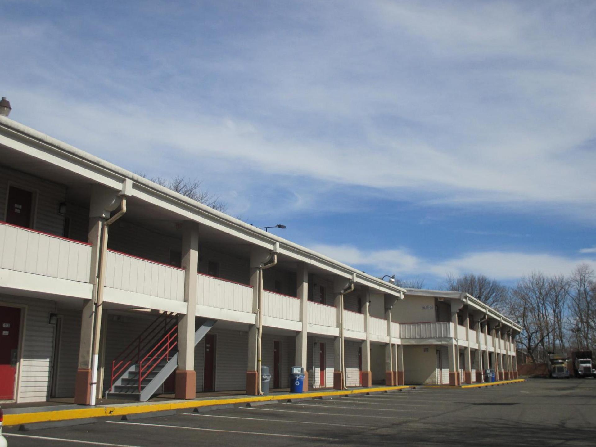 Red Carpet Inn - New Brunswick — hotel in New Brunswick