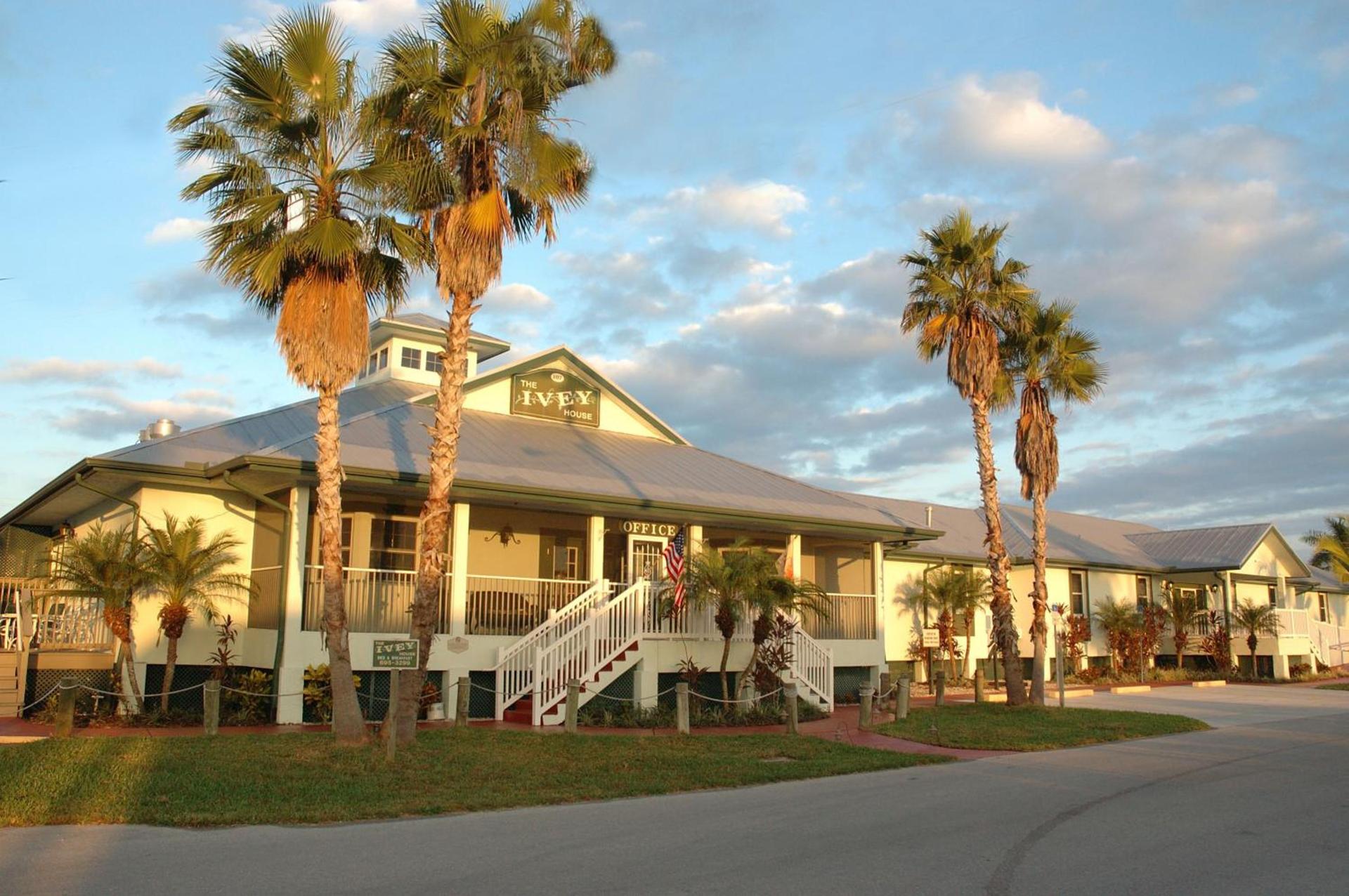 Ivey House Everglades Adventures Hotel — hotel in Everglades City