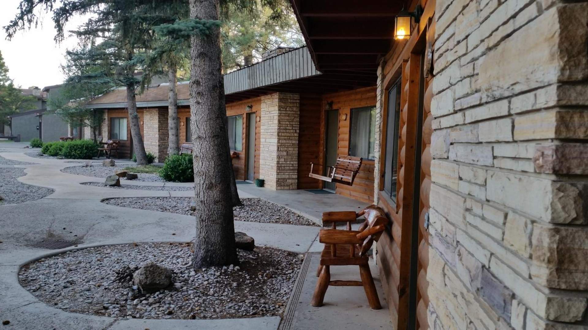 West Winds Lodge