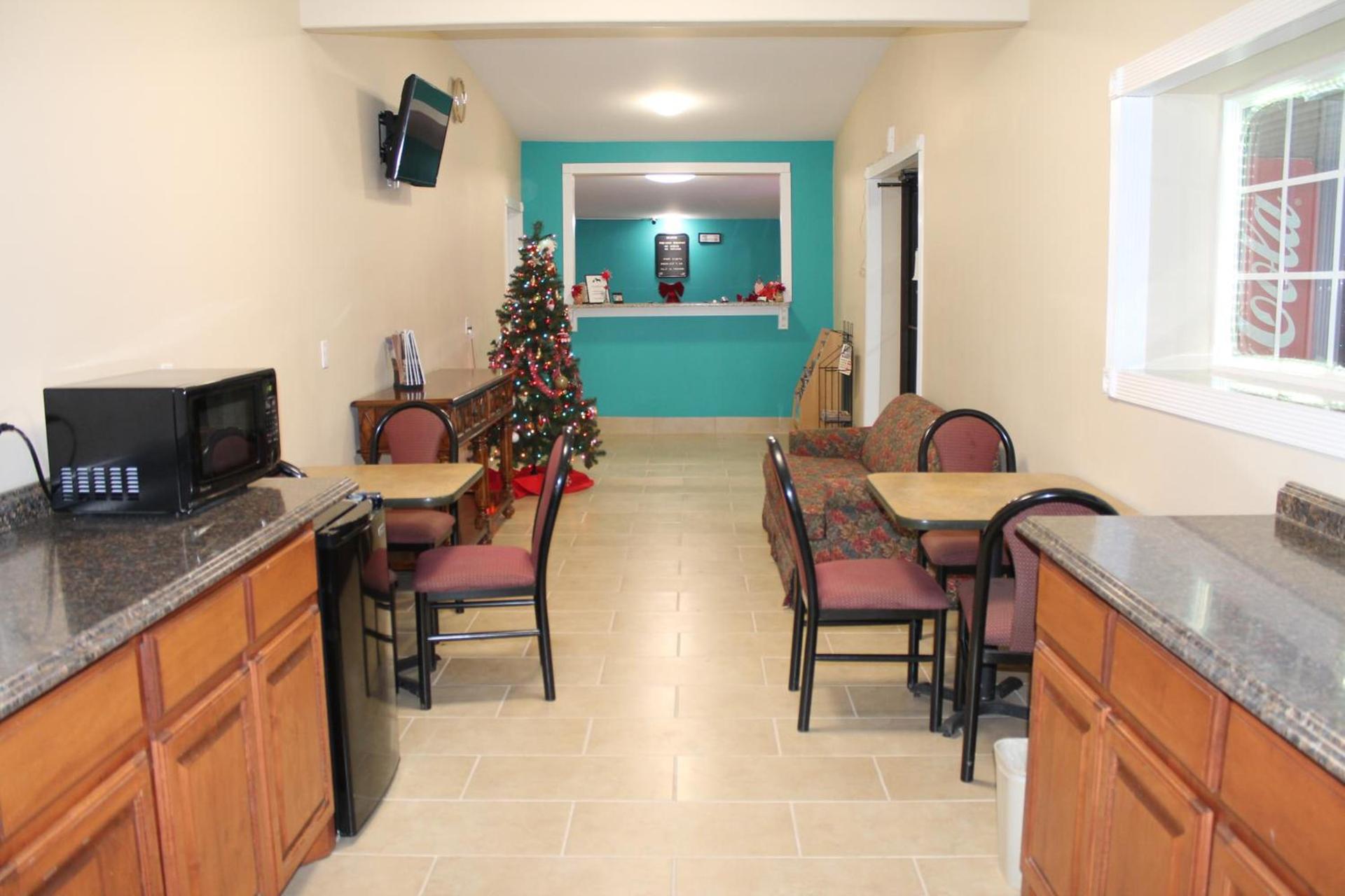 American Inn & Suites — hotel in Paris