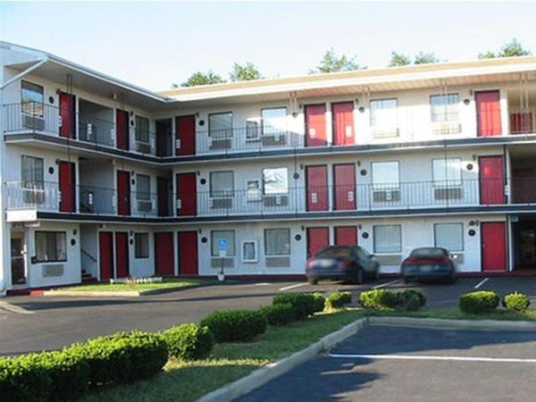 Red Carpet Inn Williamstown — hotel in Williamstown