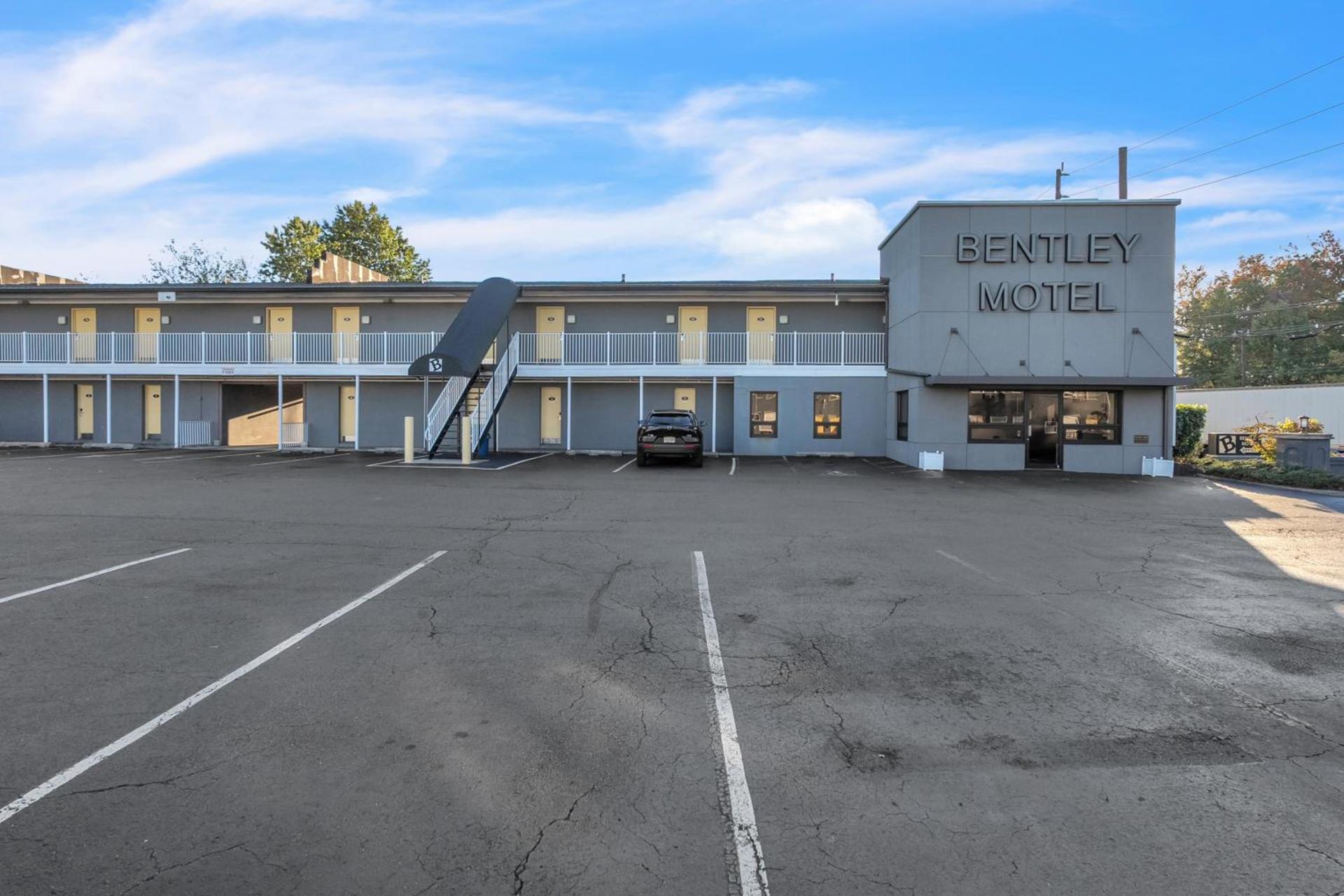 Bentley Motel — hotel in Linden