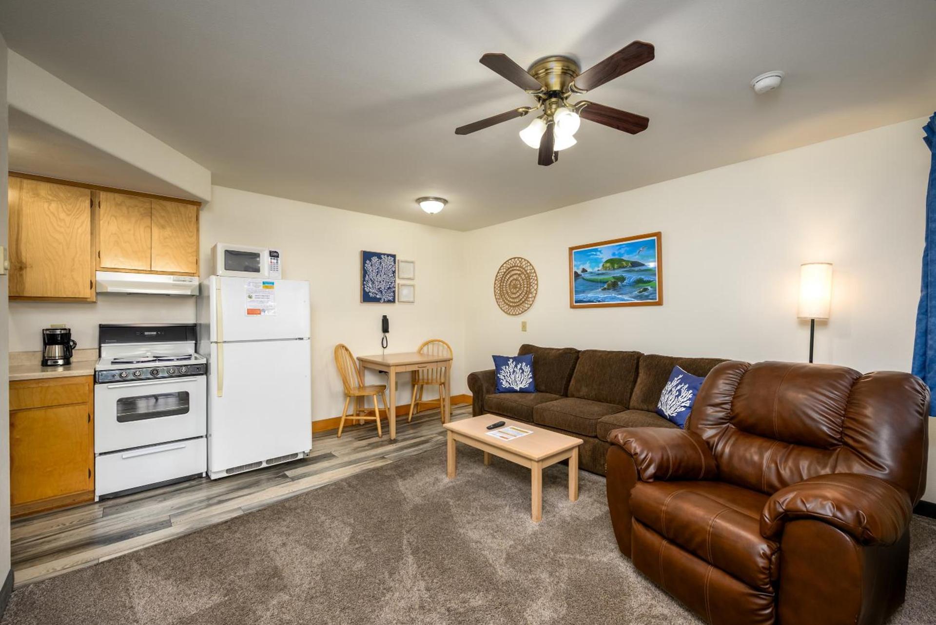 Ocean Suites Motel — hotel in Brookings