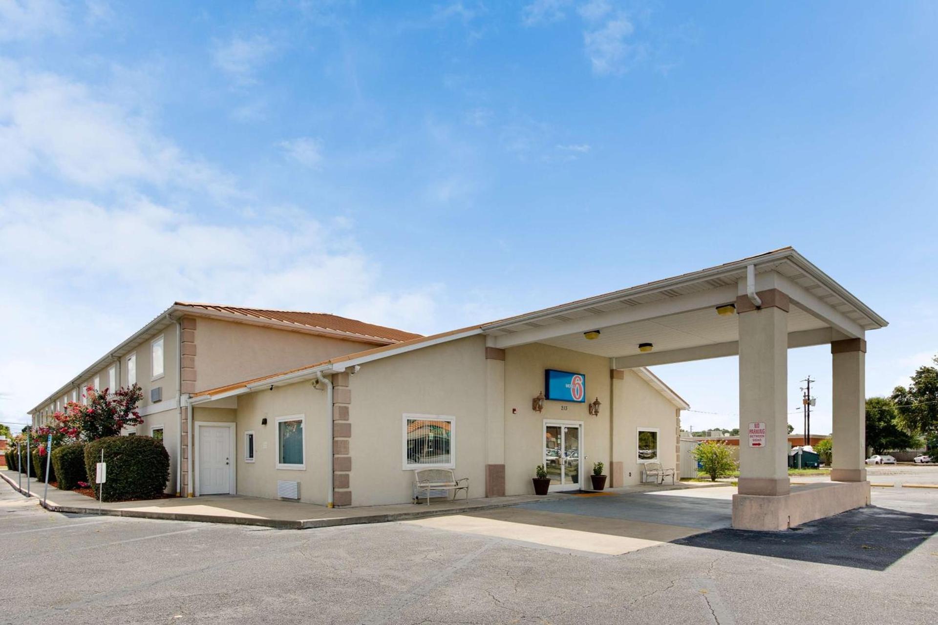 Motel 6-Hinesville, GA — hotel in Hinesville