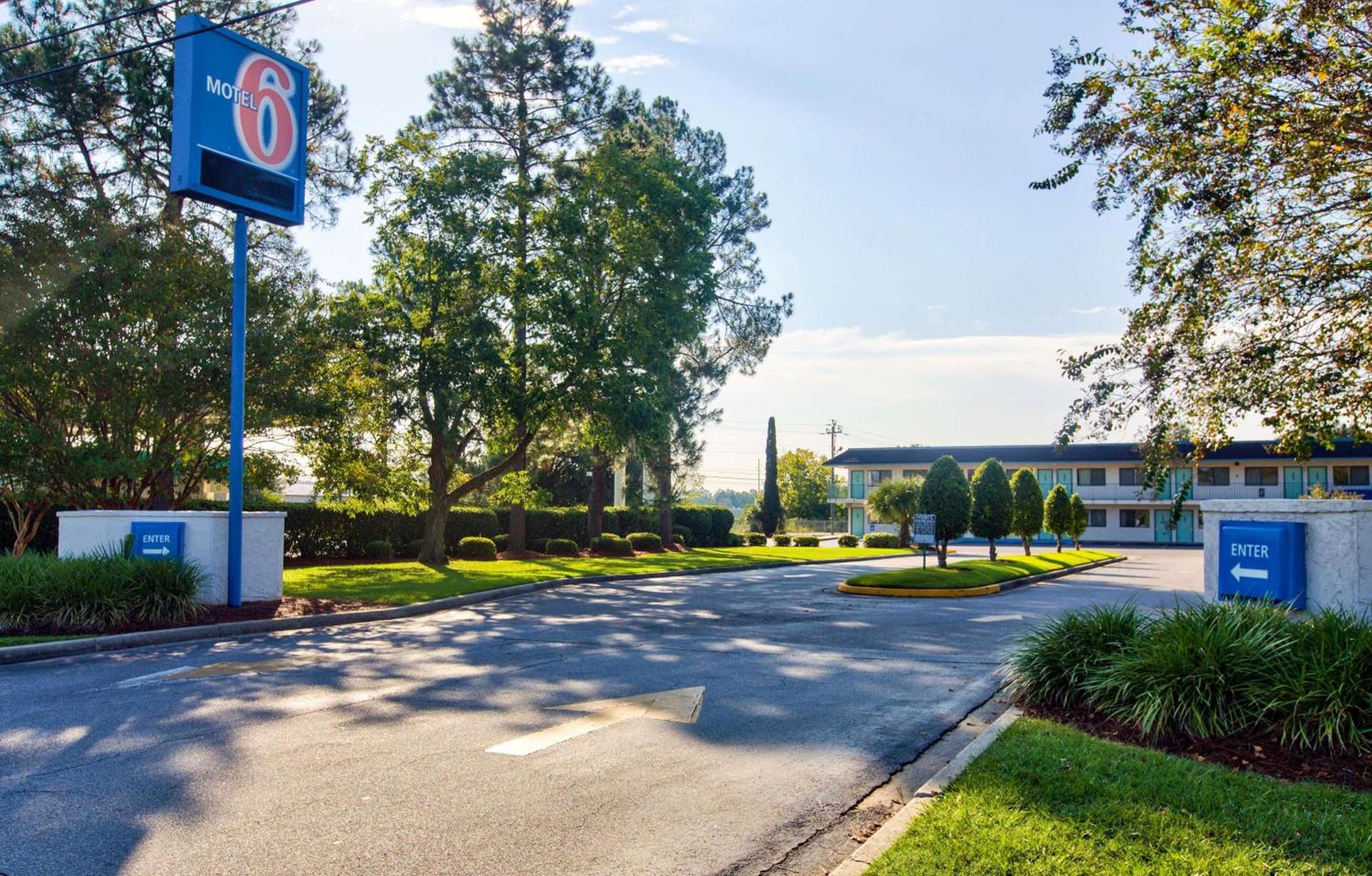 Motel 6-Valdosta, GA - University — hotel in Valdosta