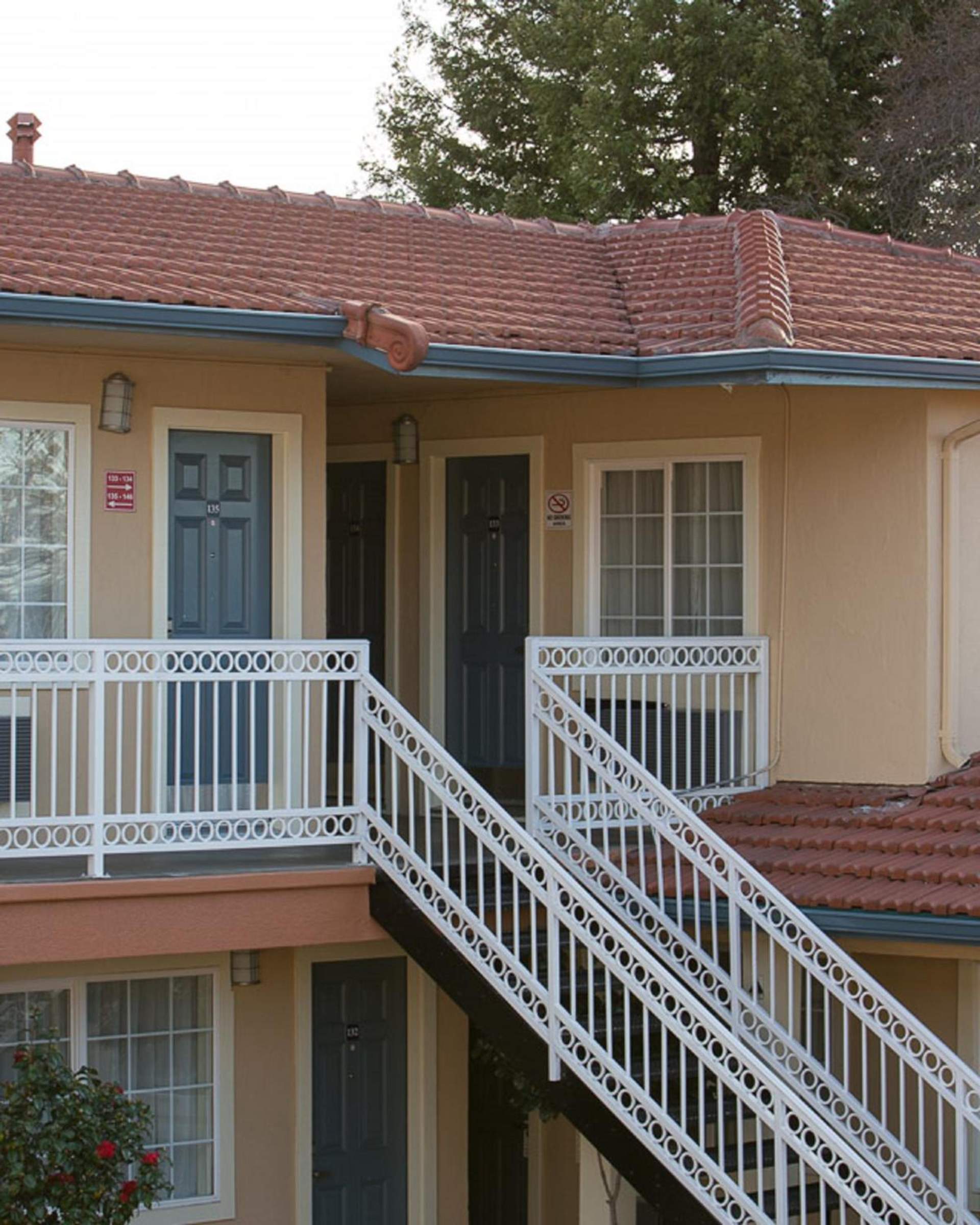 Howard Johnson By Wyndham Berkeley