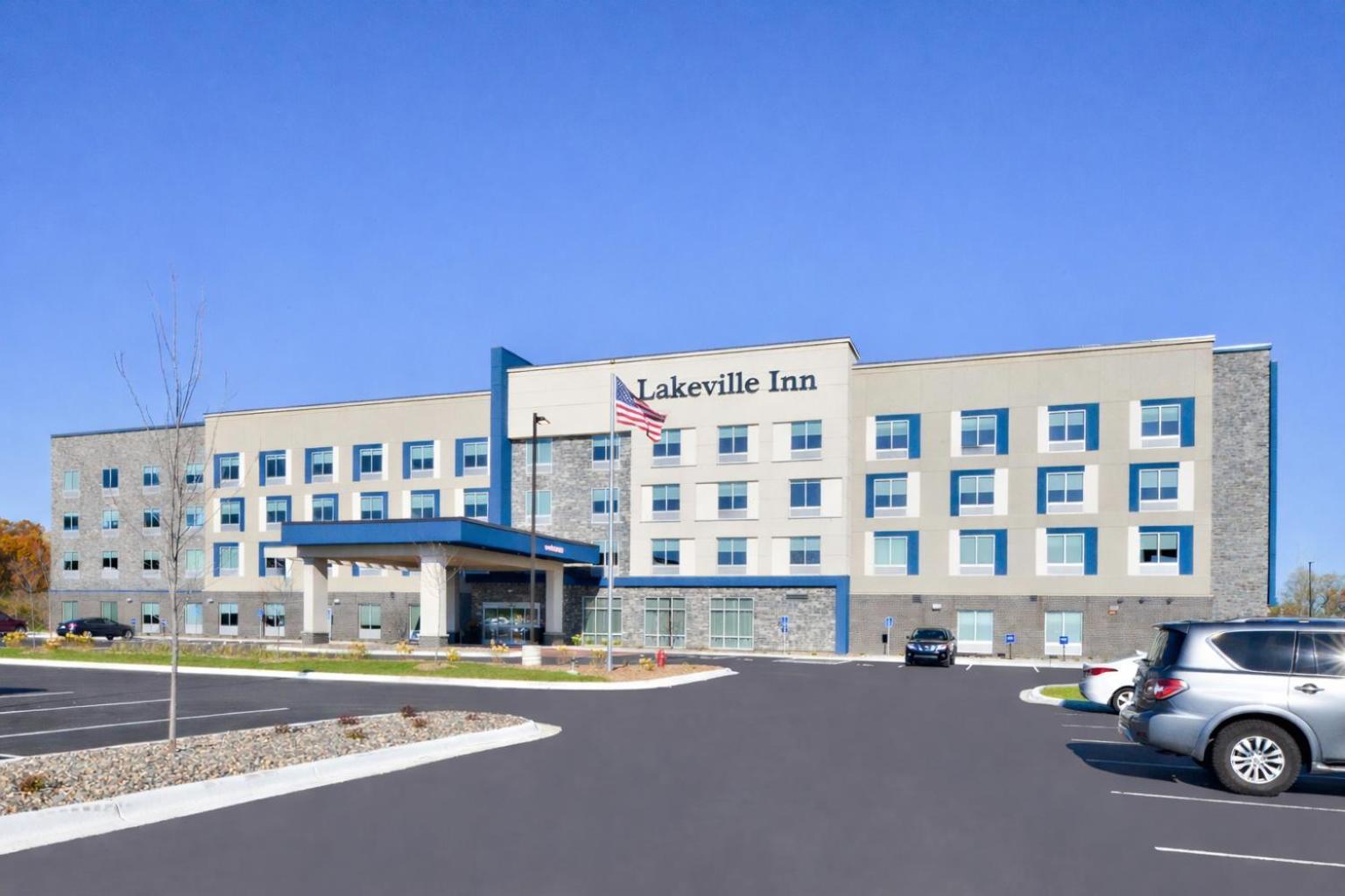 Lakeville Inn — hotel in Lakeville