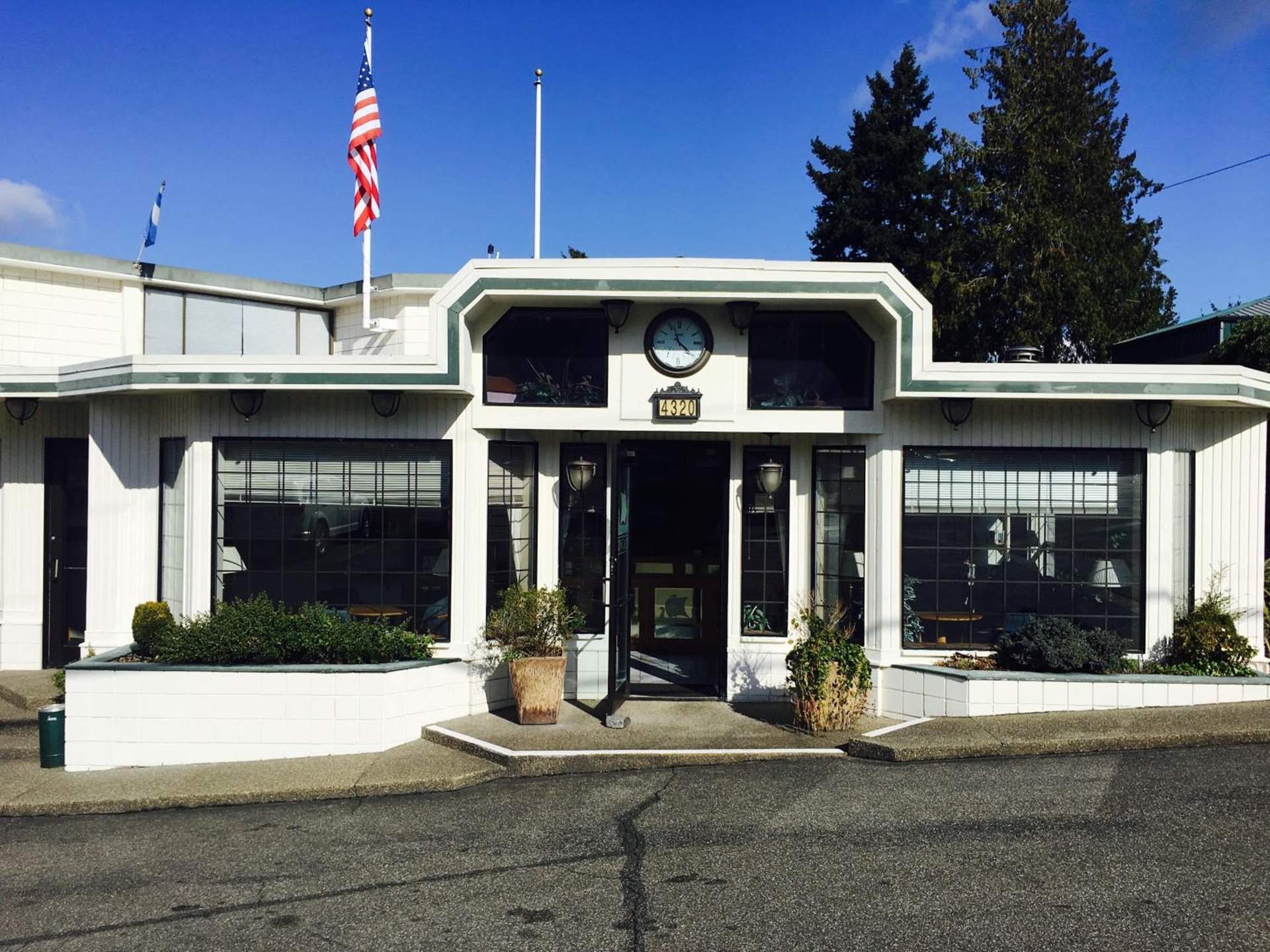 Flagship Inn