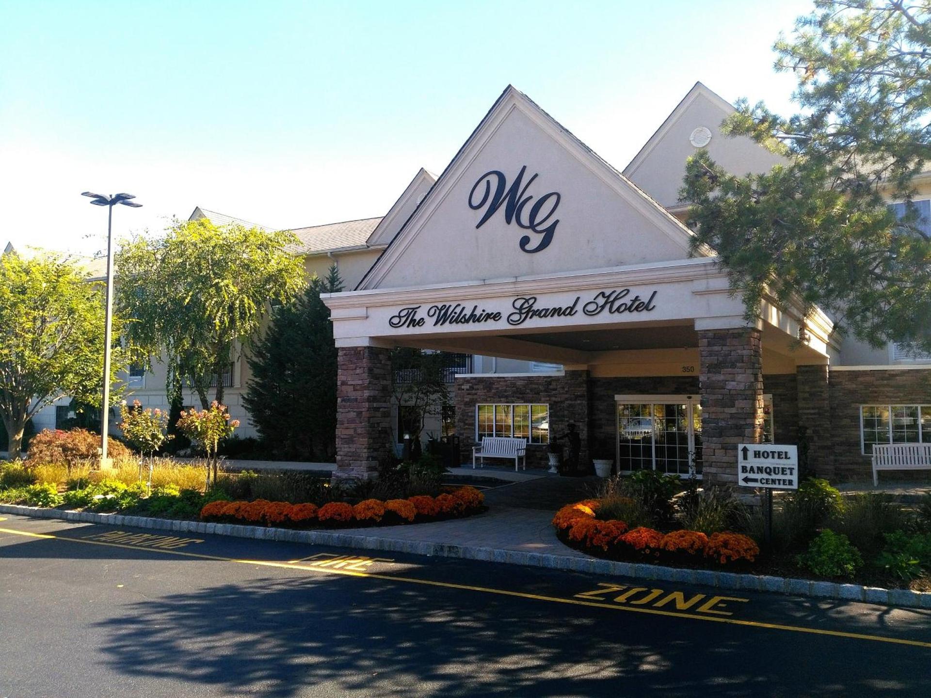 The Wilshire Grand Hotel — hotel in West Orange