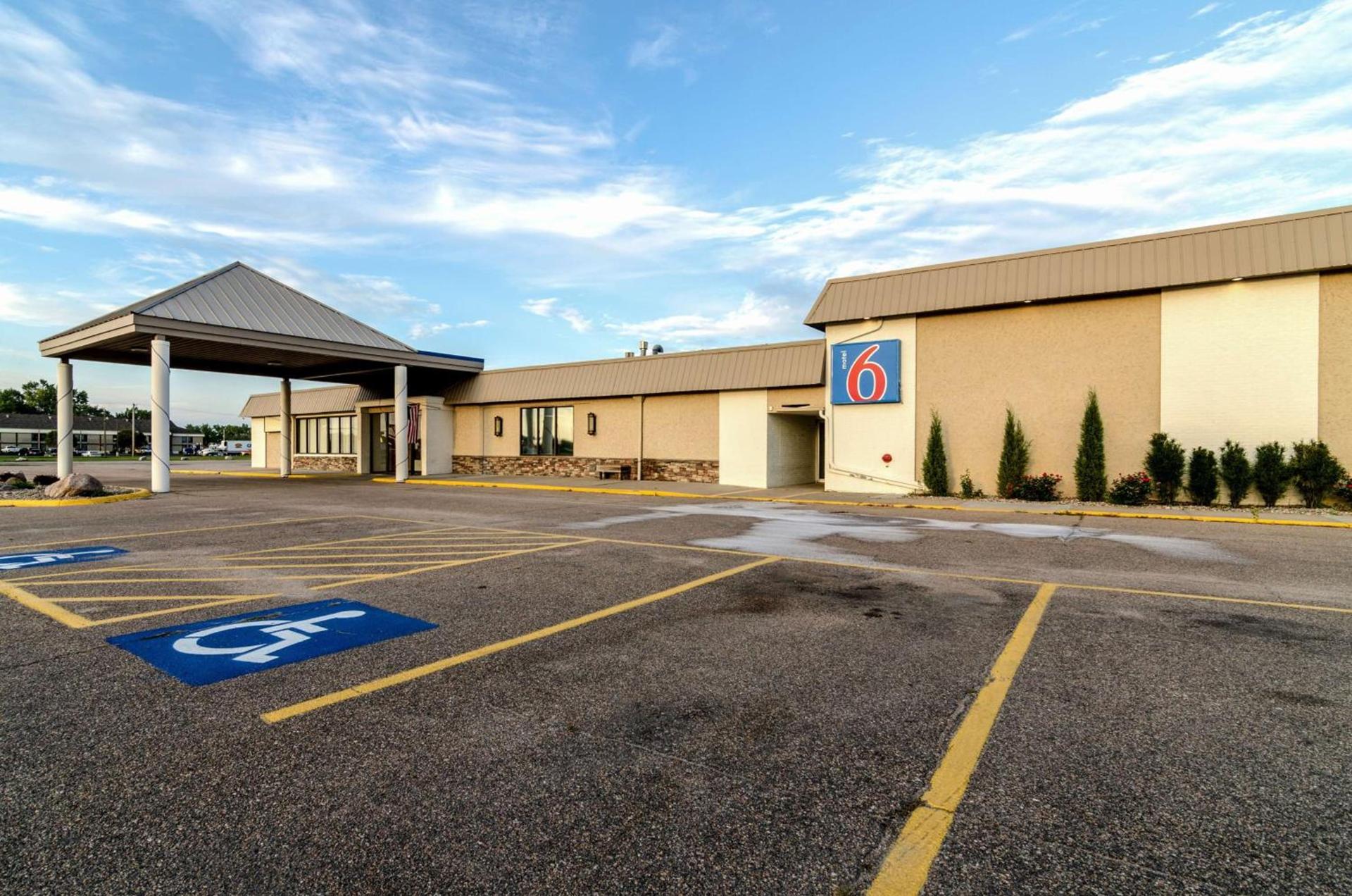 Motel 6-York, NE — hotel in York