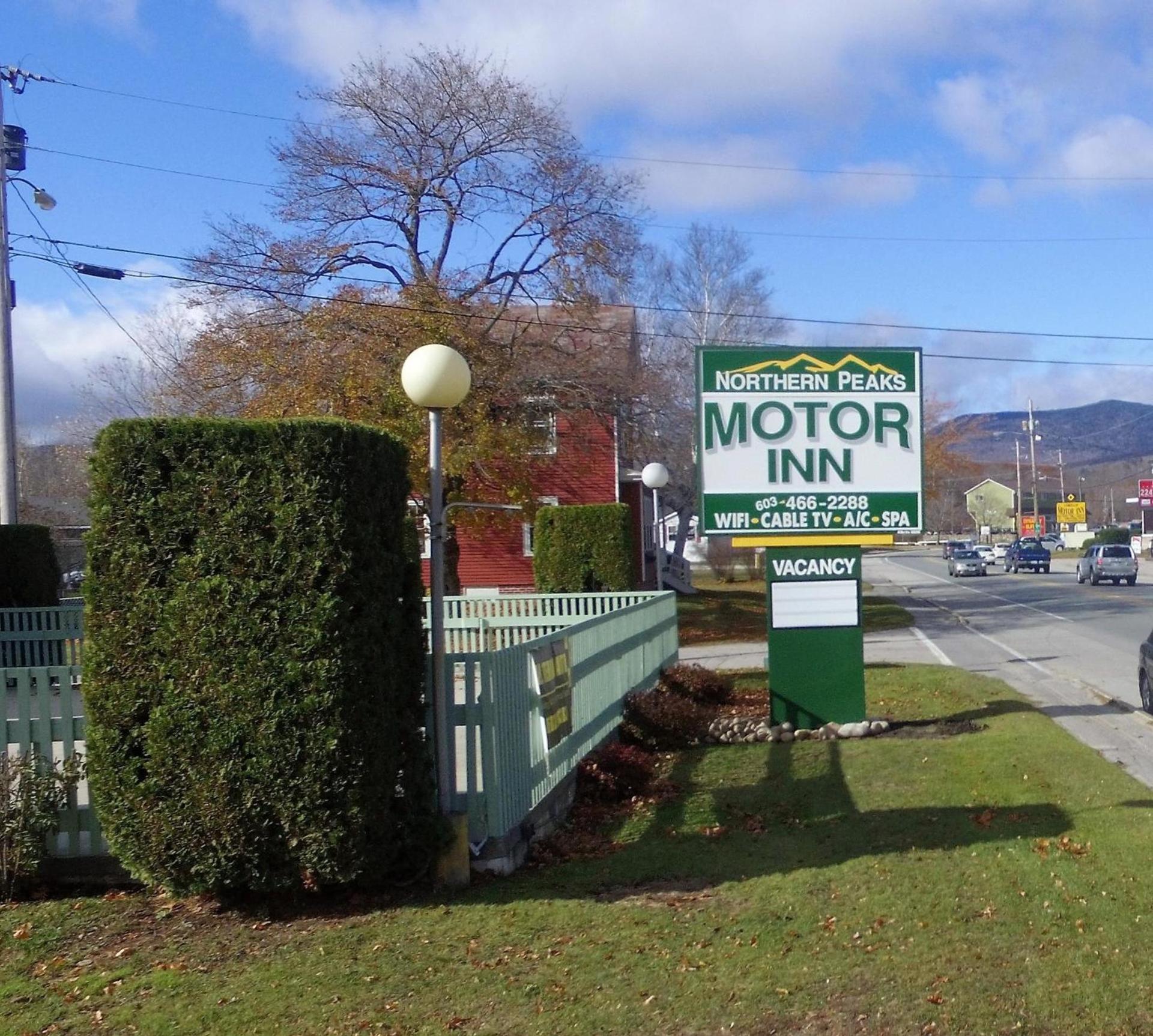 Northern Peaks Motor Inn — hotel in Gorham