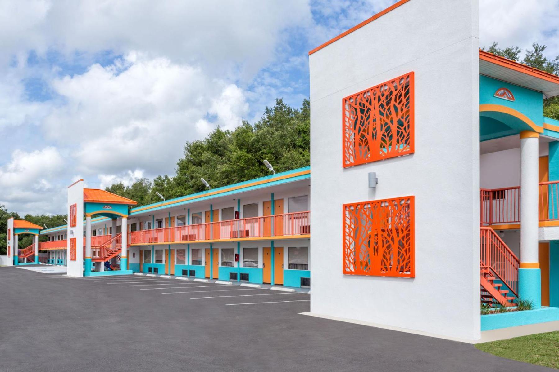 Howard Johnson by Wyndham Ocala FL I-75 — hotel in Ocala