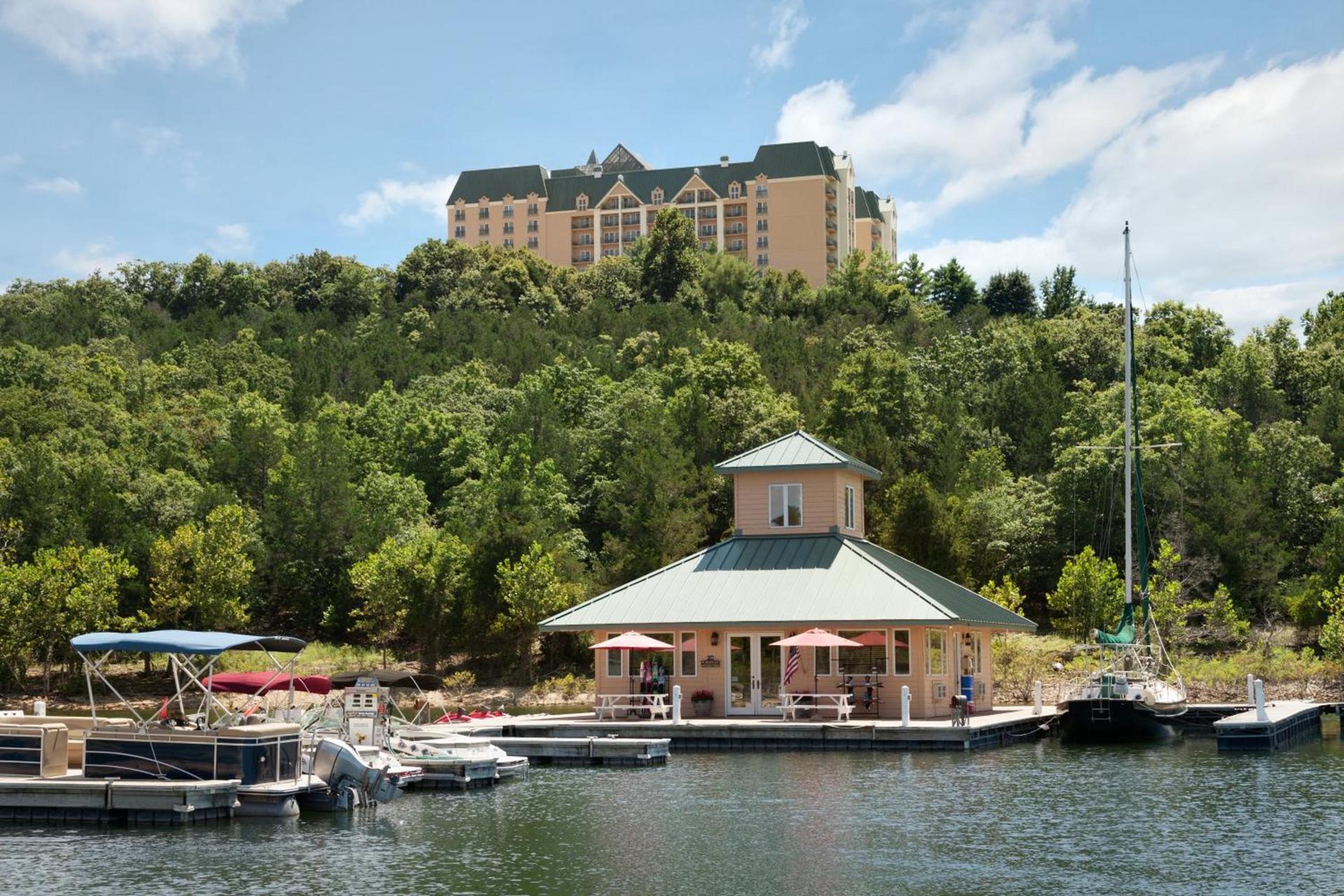 Chateau on the Lake Resort Spa and Convention Center — hotel in Branson