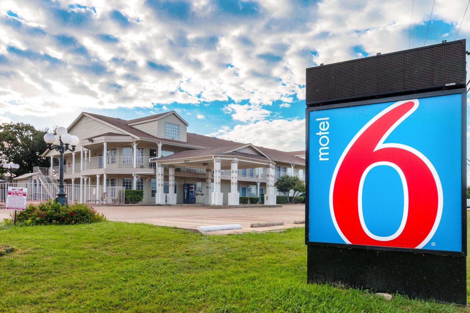 Motel 6-Waxahachie, TX — hotel in Waxahachie