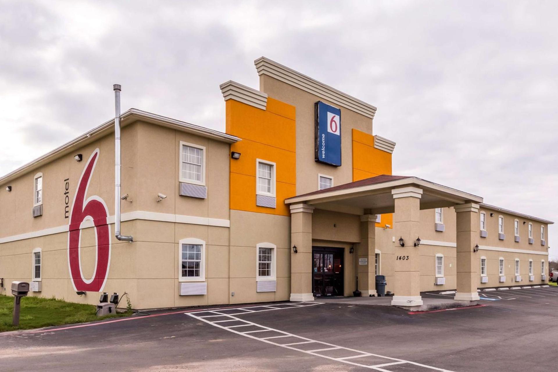 Motel 6-Jourdanton, TX — hotel in Jourdanton