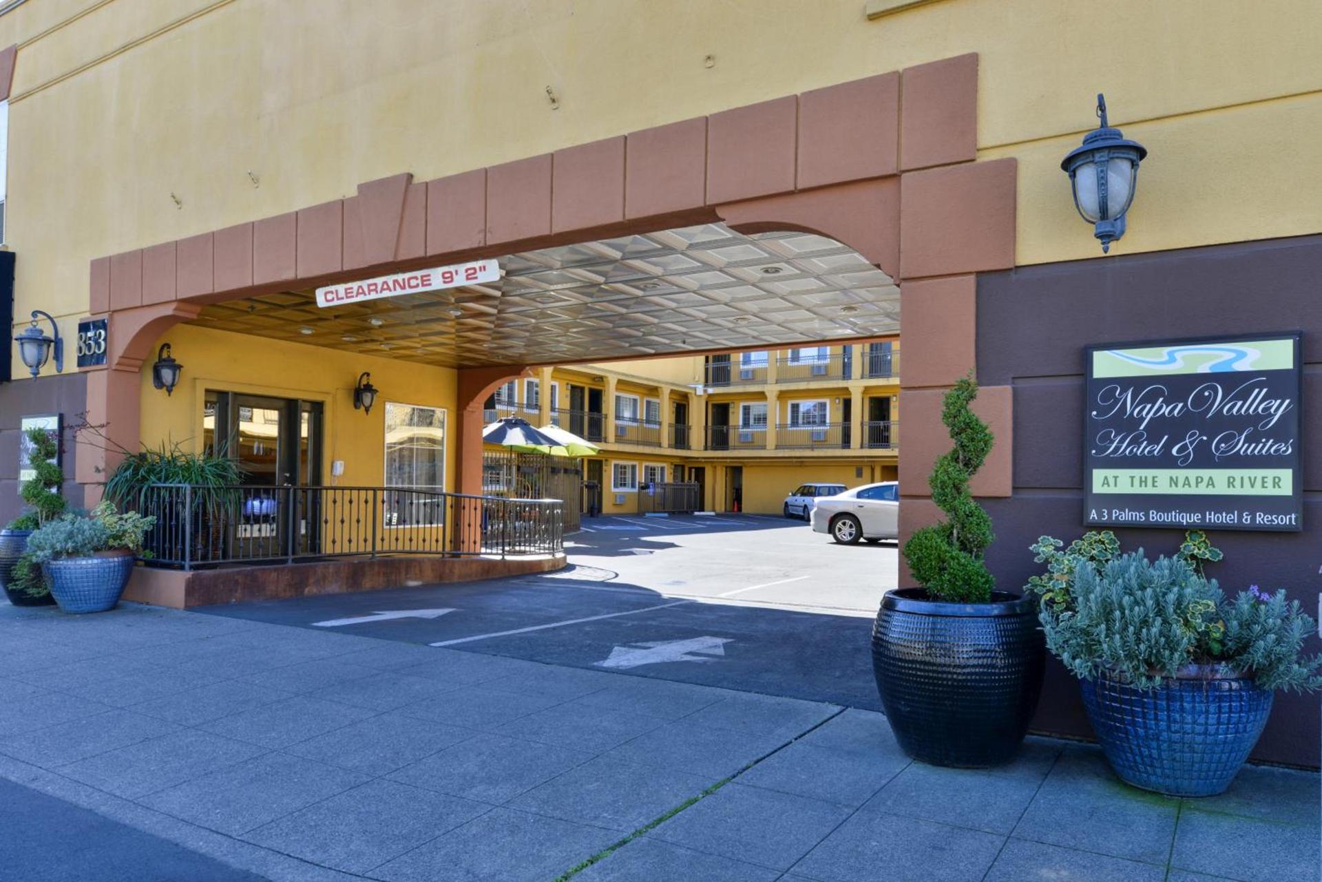 Napa Valley Hotel & Suites — hotel in Napa