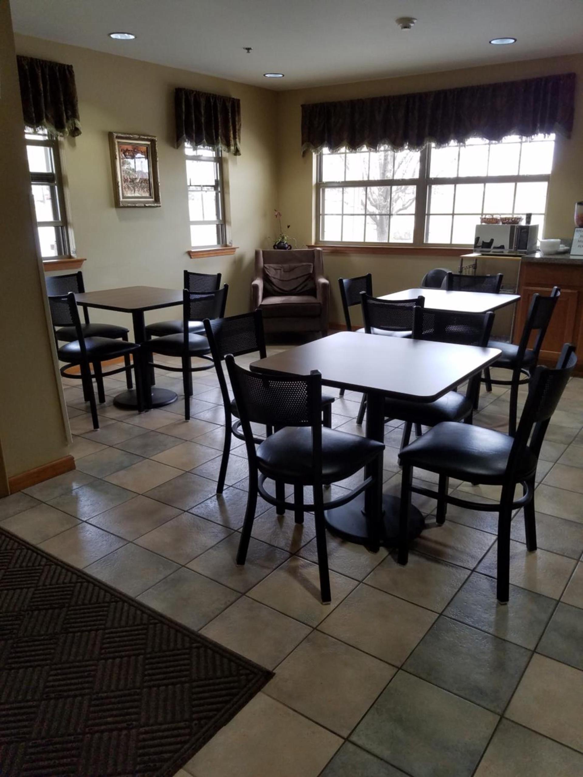 Americas Best Value Inn Bryant — hotel in Bryant