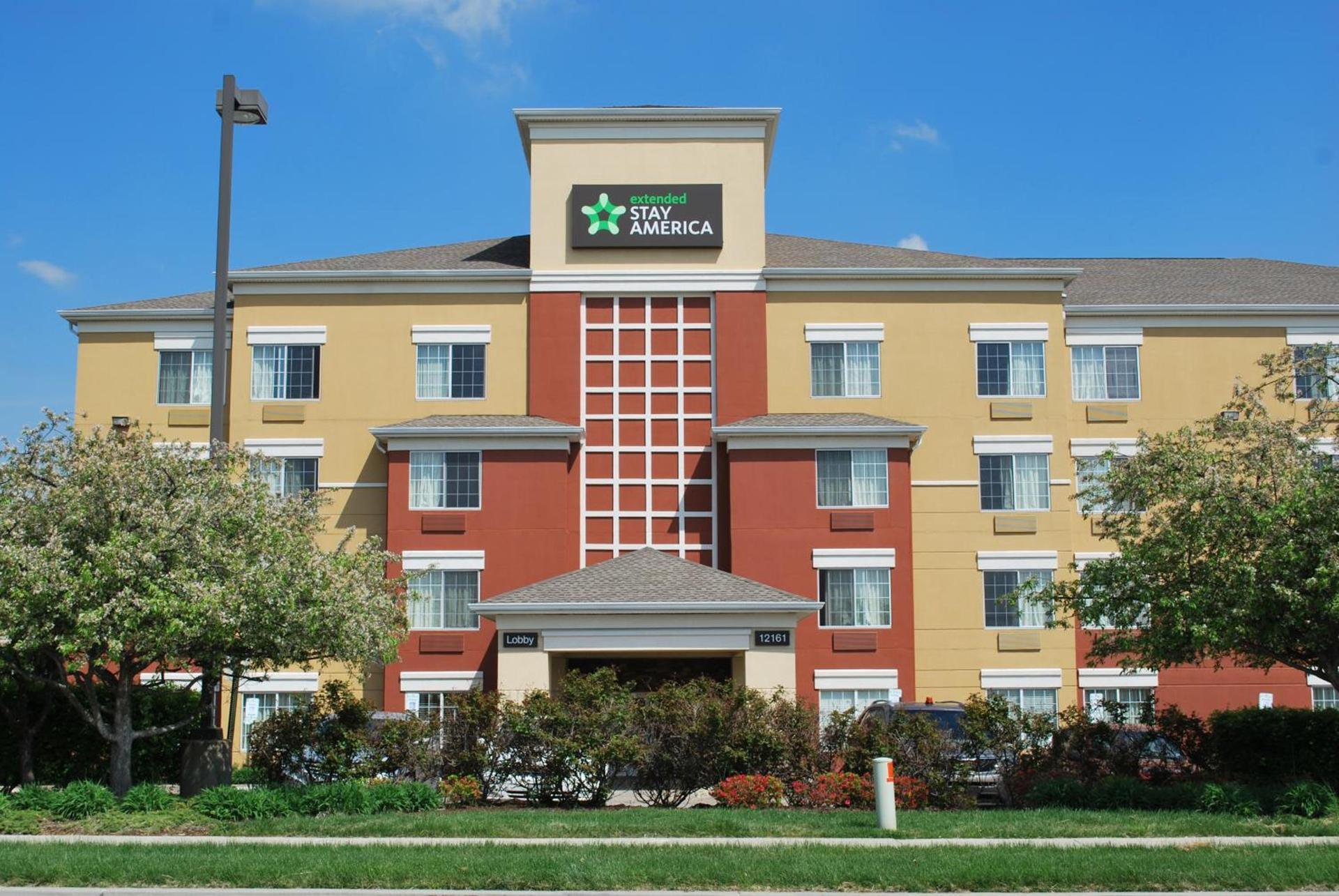 Extended Stay America Suites - St Louis - Westport - Central — hotel in Maryland Heights