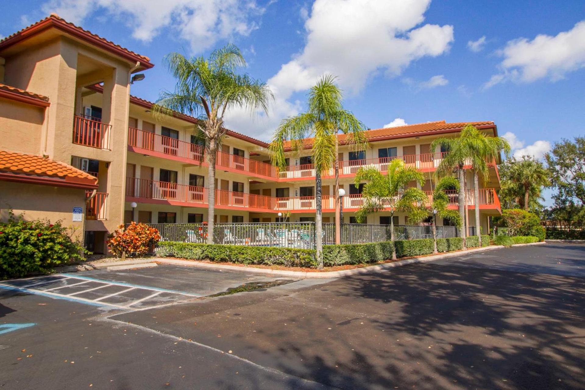 Inn of America — hotel in Palm Beach Gardens