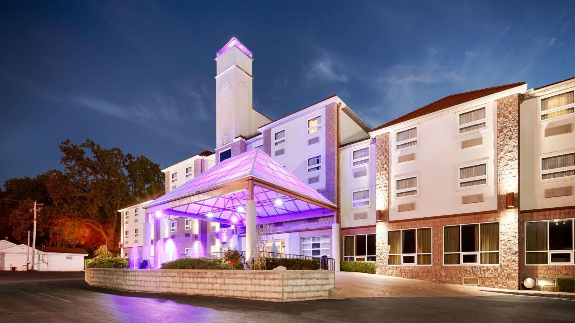 Best Western Plus Sandusky Hotel & Suites — hotel in Sandusky