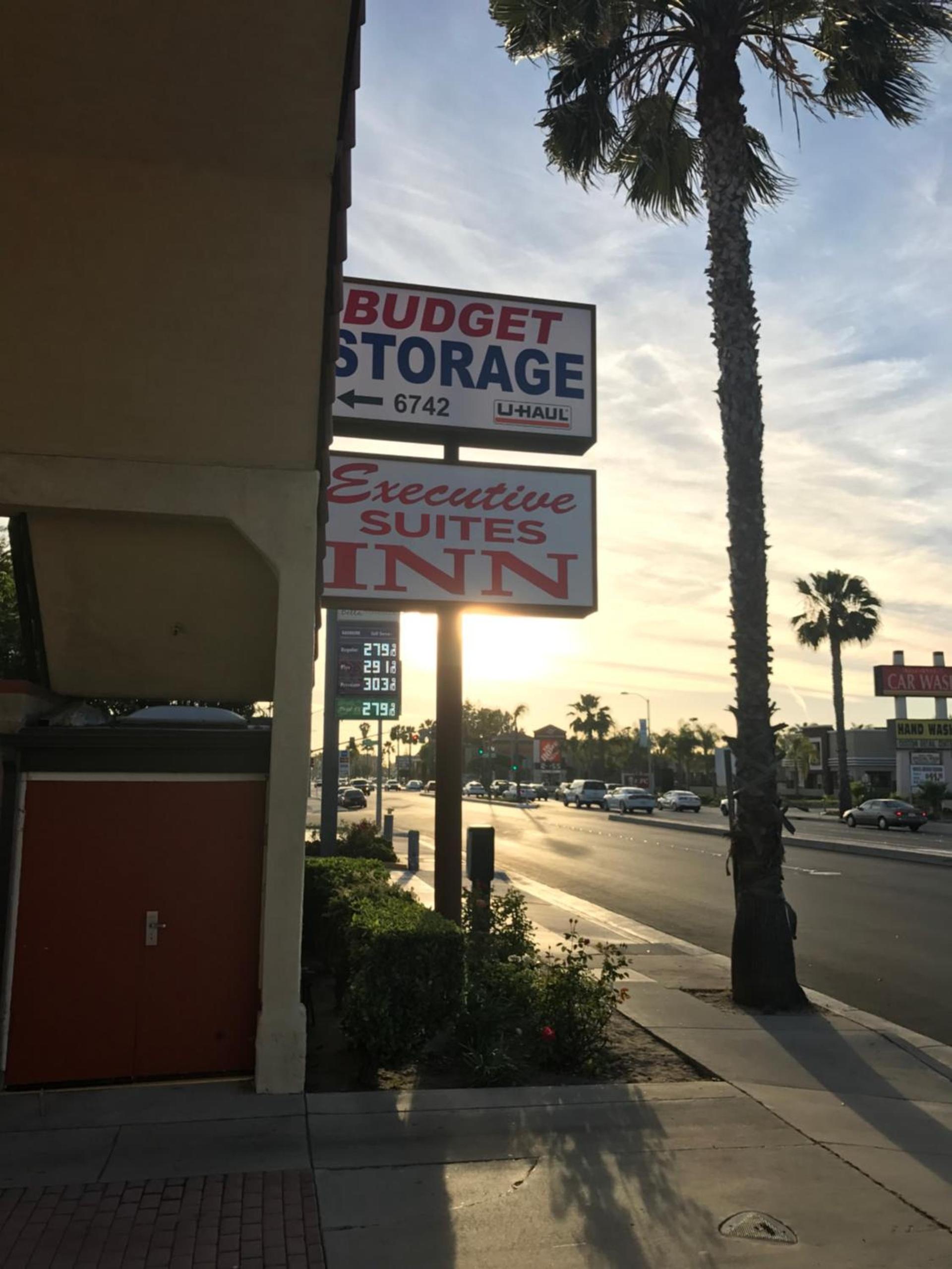 Executive Suites Inn — hotel in Westminster