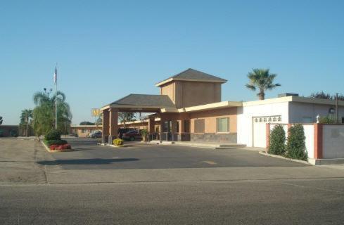 Village Inn — hotel in Tulare