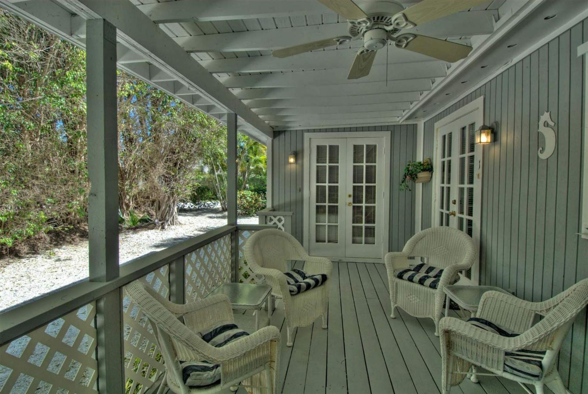 Seahorse Cottages - Adults Only