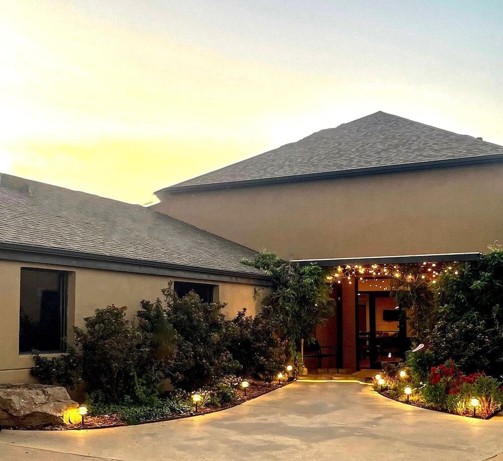 The Oasis Extended Stay — hotel in Cushing