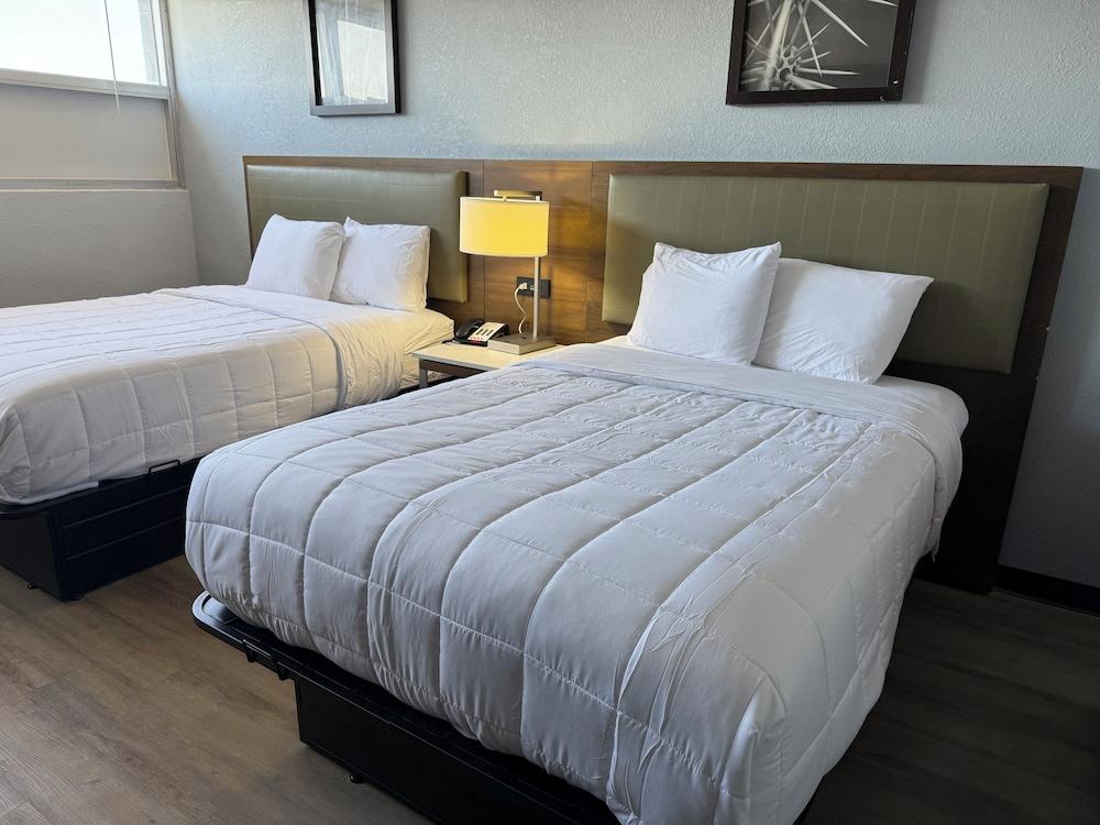 Suburban Studios Fairborn - Dayton — hotel in Fairborn