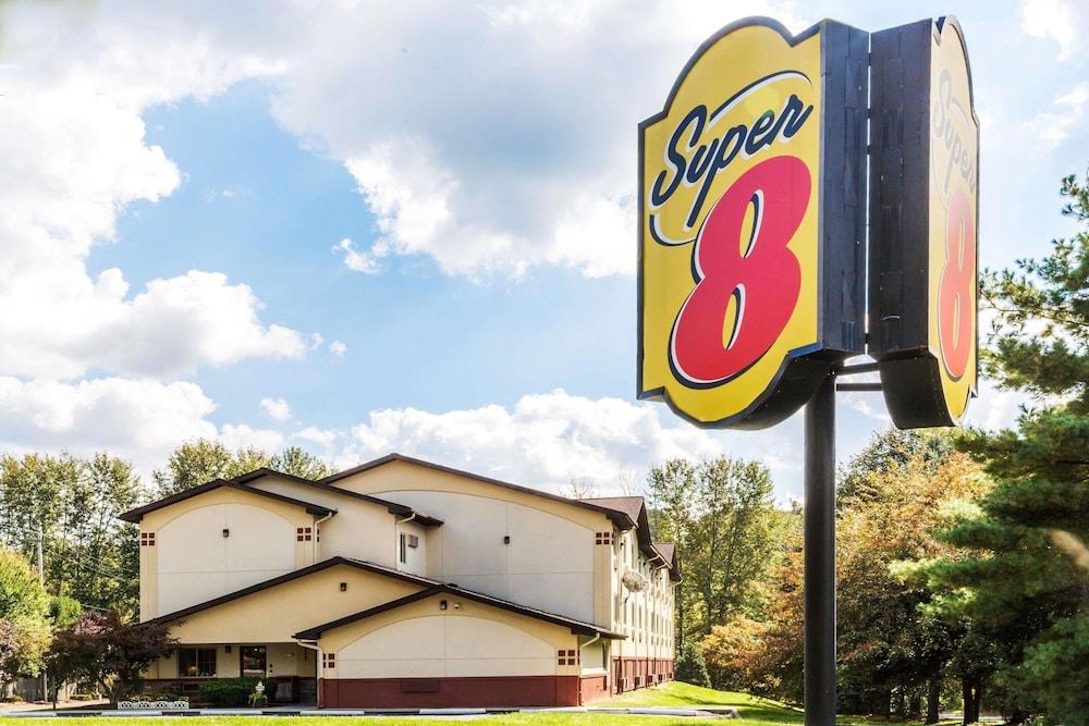 Super 8 by Wyndham East Stroudsburg/Poconos — hotel in East Stroudsburg