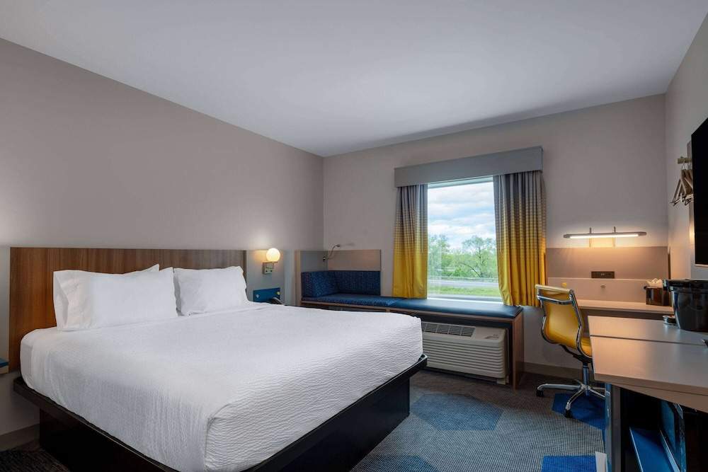 Microtel Inn & Suites by Wyndham Winchester