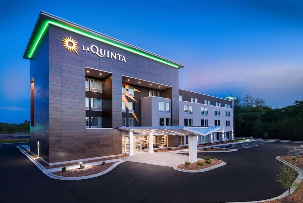 La Quinta Inn & Ste by Wyndham Wisconsin Dells- Lake Delton — hotel in Wisconsin Dells