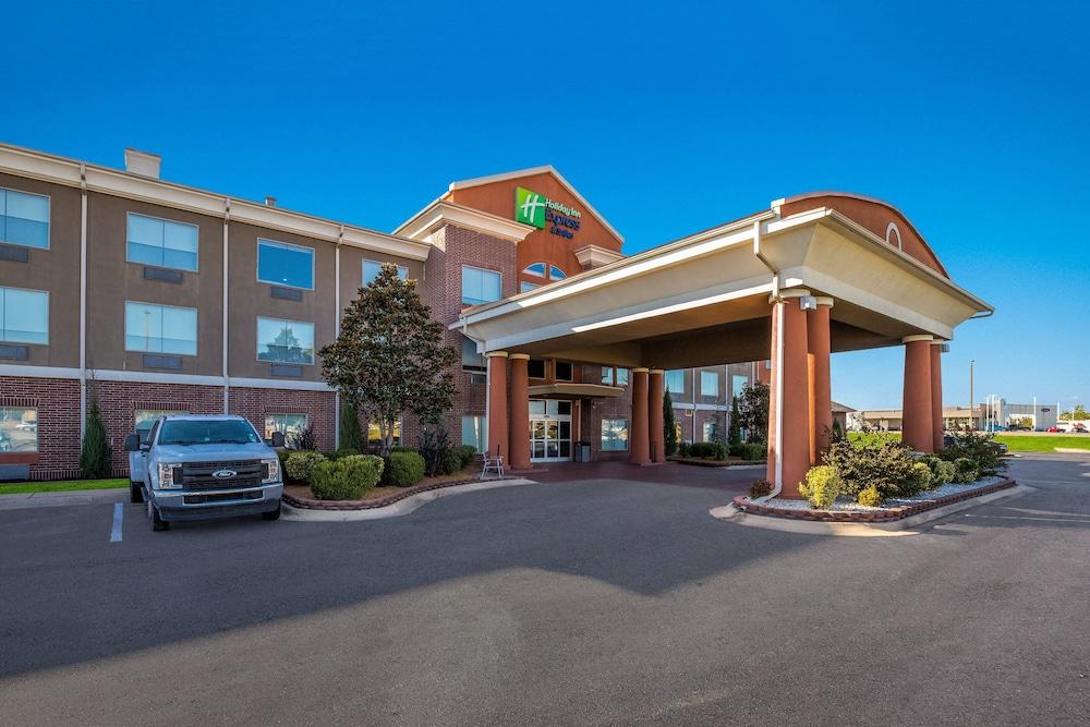 Holiday Inn Express Hotel & Suites Okmulgee by IHG — hotel in Okmulgee