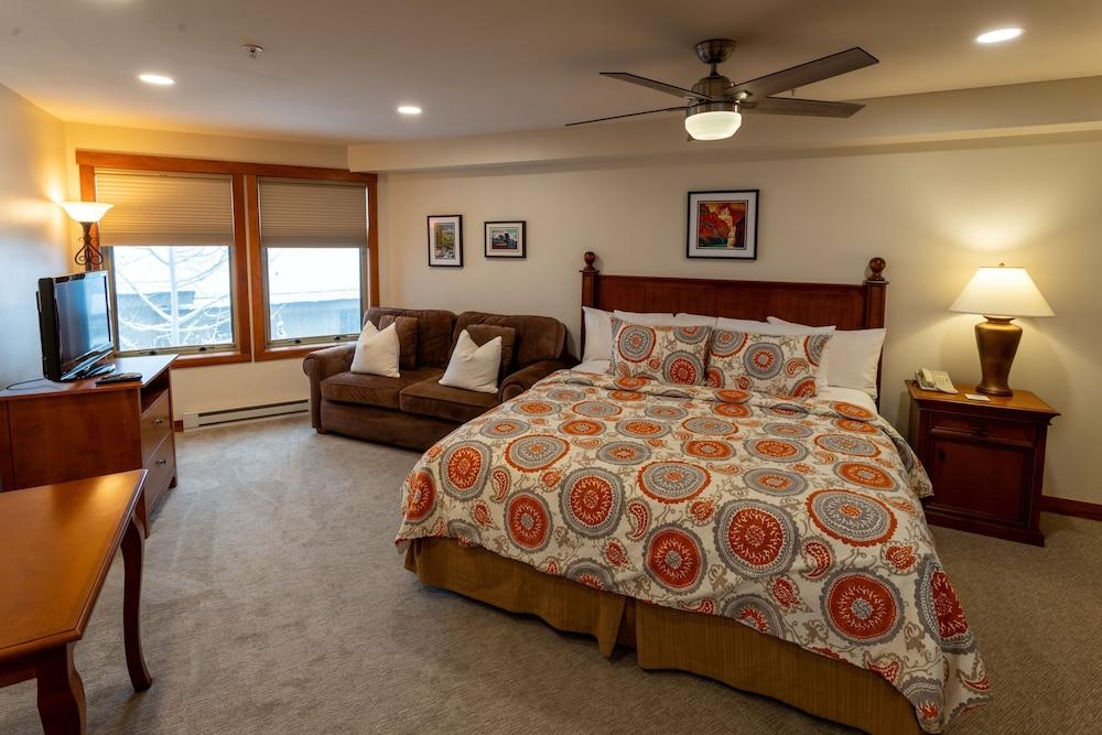 1307b - King Standard Eagle Springs West Hotel Room — hotel in Solitude