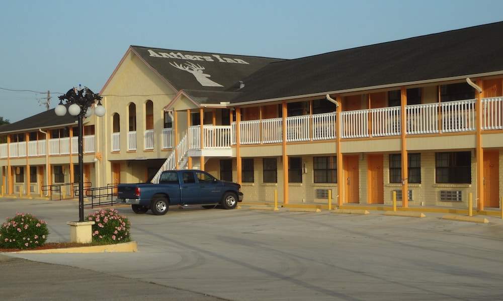 Antlers Inn