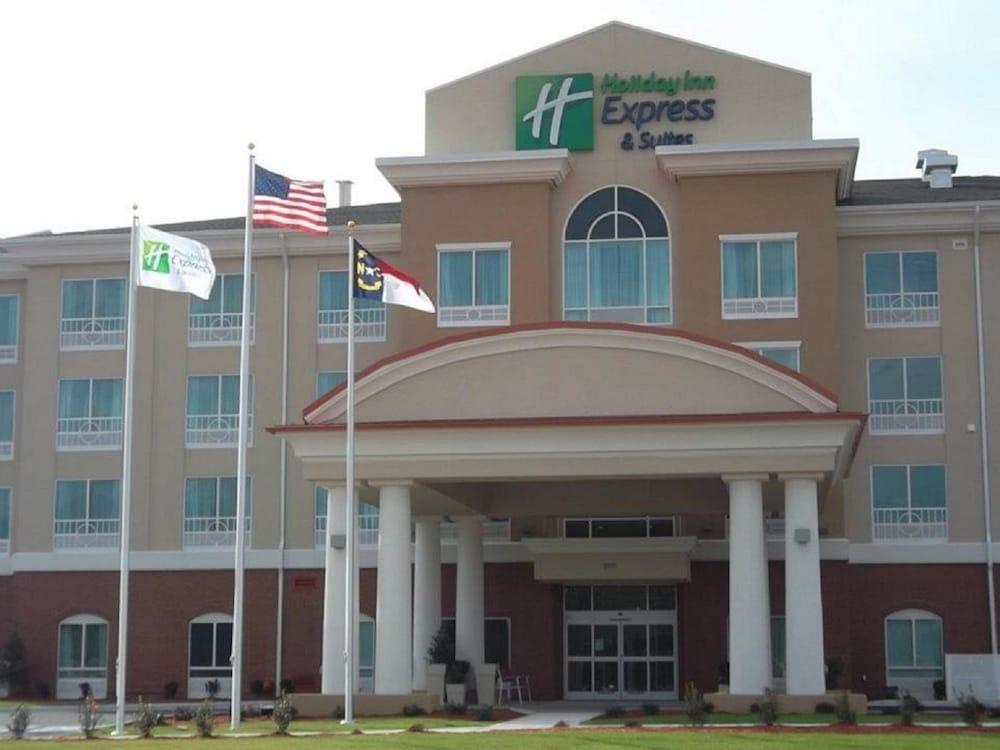 Holiday Inn Express Hotel & Suites Smithfield - Selma I -95 by IHG — hotel in Smithfield