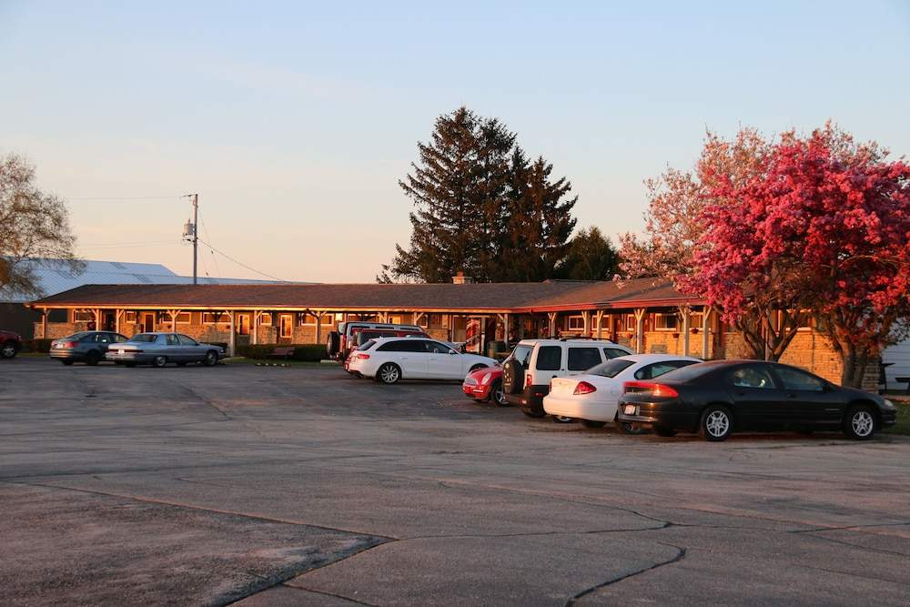 Wisconsin-Aire Motel By OYO Random Lake