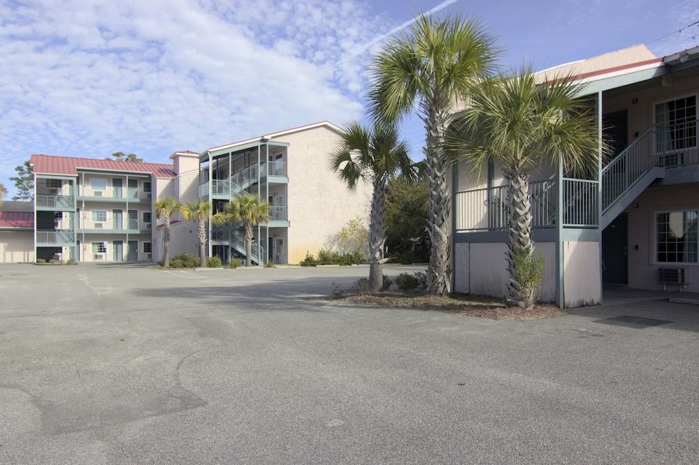 Road Side Inn — hotel in Surfside Beach