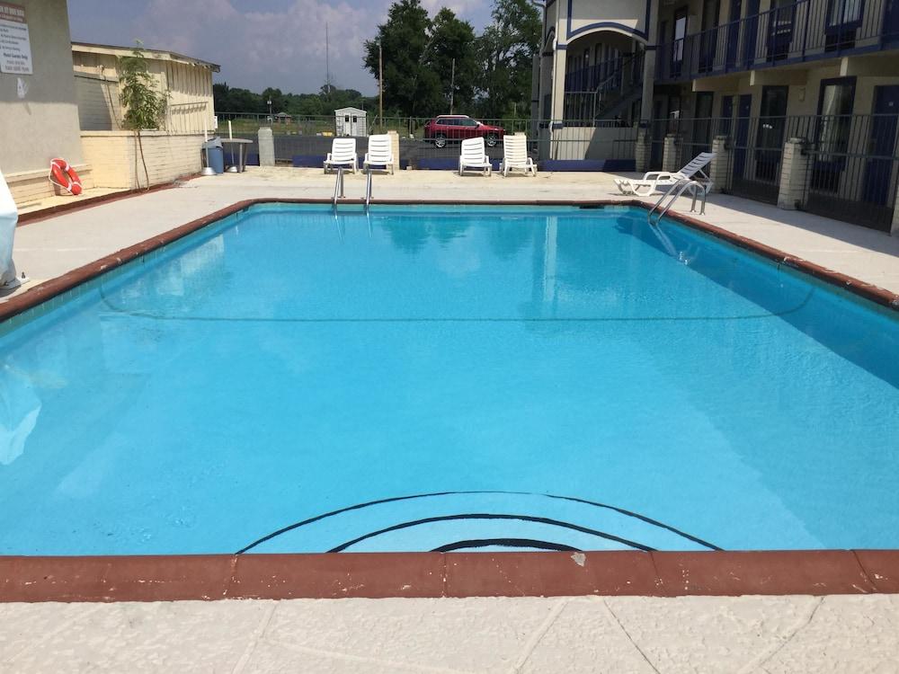 American Inn — hotel in Morrilton