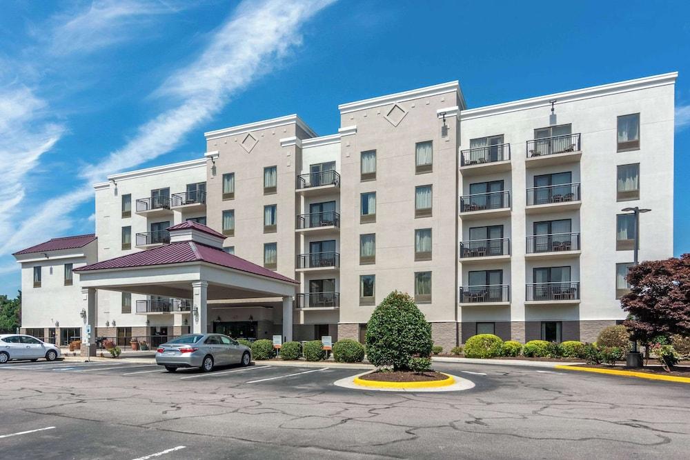 Comfort Suites South Park — hotel in Colonial Heights