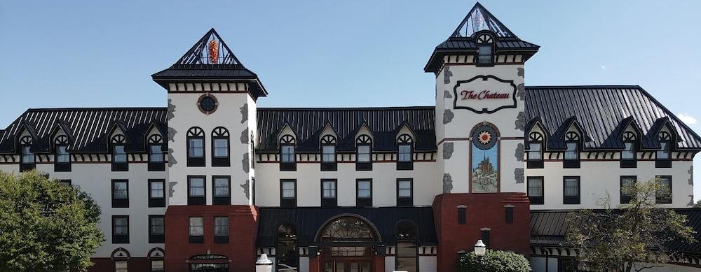 Chateau Hotel and Conference Center — hotel in Bloomington