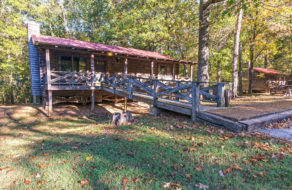 Lake Barkley State Resort — hotel in Cadiz