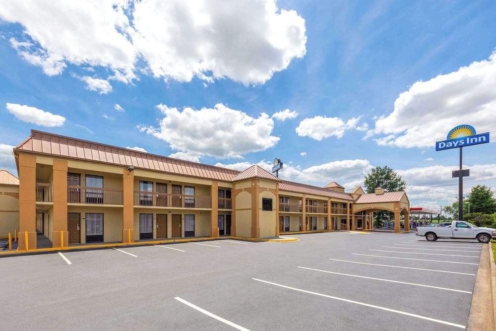 Days Inn by Wyndham Oak Grove/Ft. Campbell